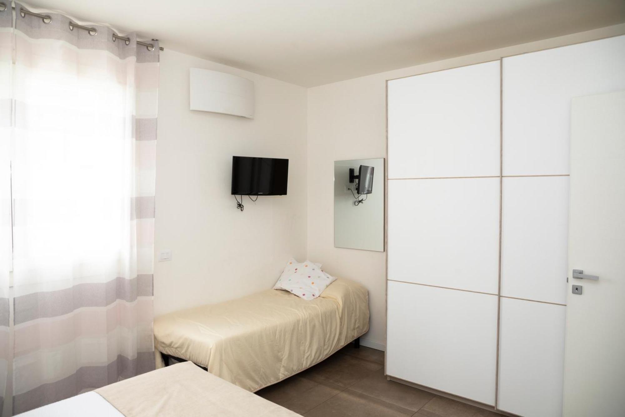 Maisonette Modena Park Экстерьер фото