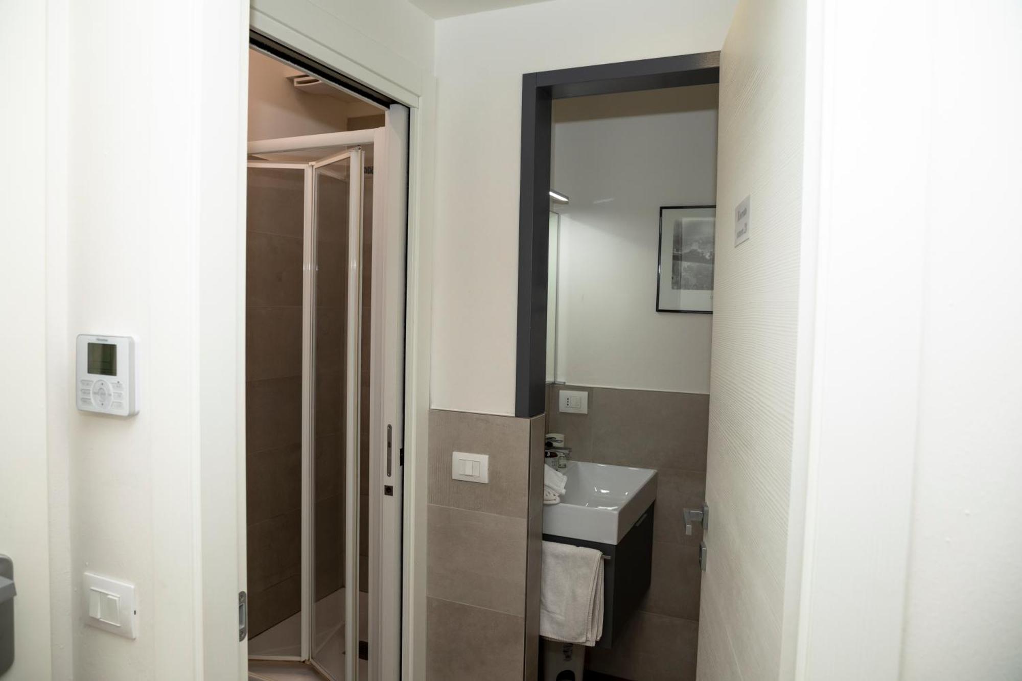 Maisonette Modena Park Экстерьер фото